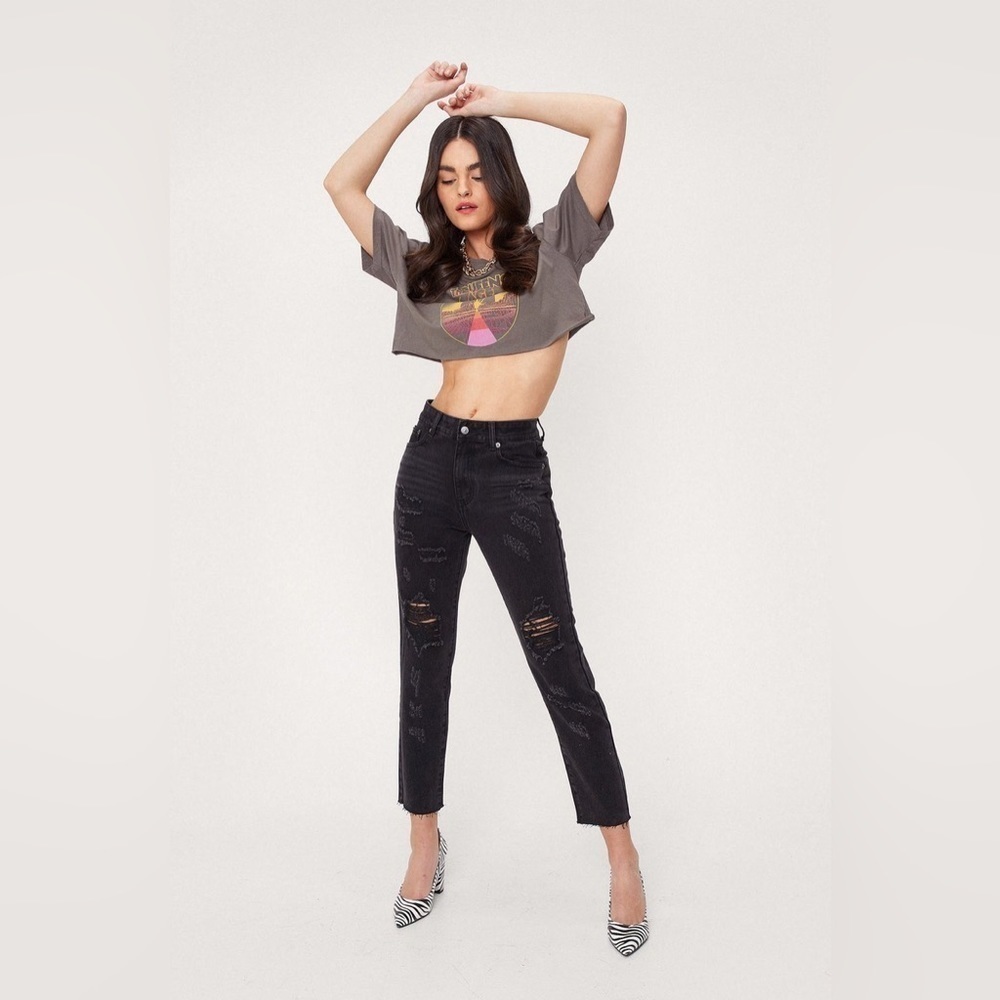 NWT Nasty Gal High Waisted Distressed Denim Jeans In Size 2 - Picture 2 of 4